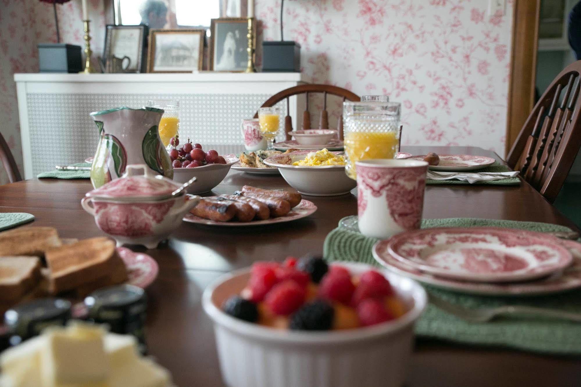 Harrison House Bed & Breakfast Naperville Bagian luar foto