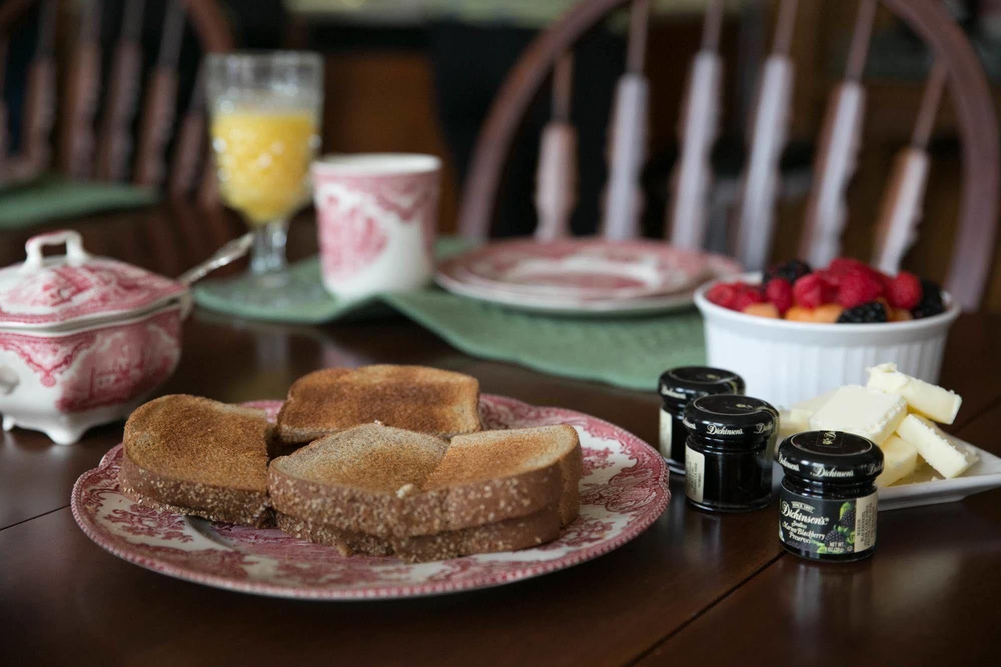 Harrison House Bed & Breakfast Naperville Bagian luar foto