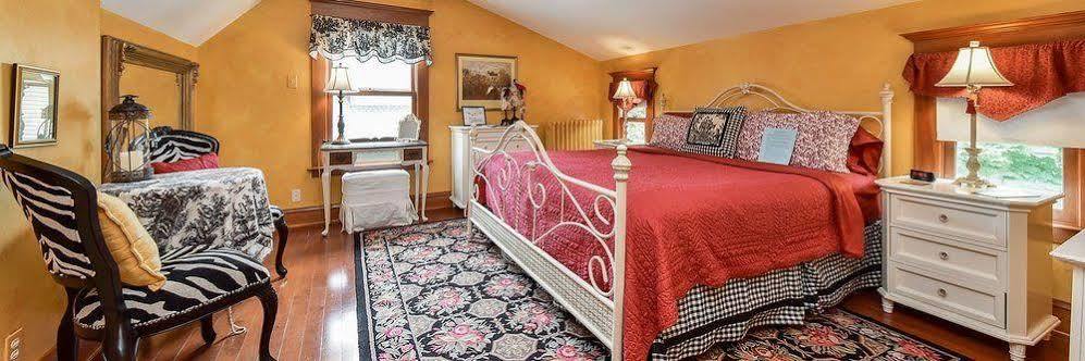 Harrison House Bed & Breakfast Naperville Bagian luar foto