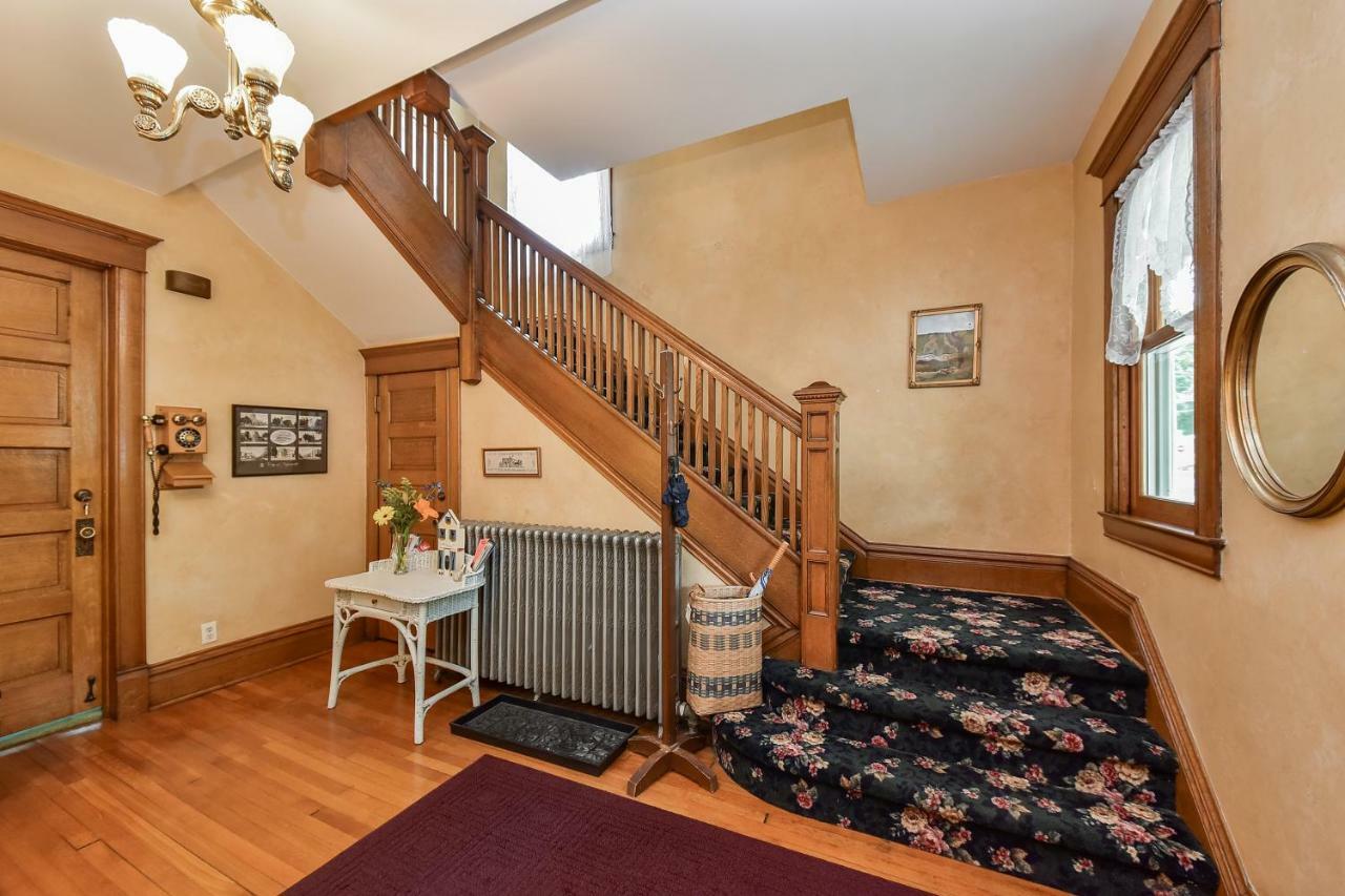 Harrison House Bed & Breakfast Naperville Bagian luar foto