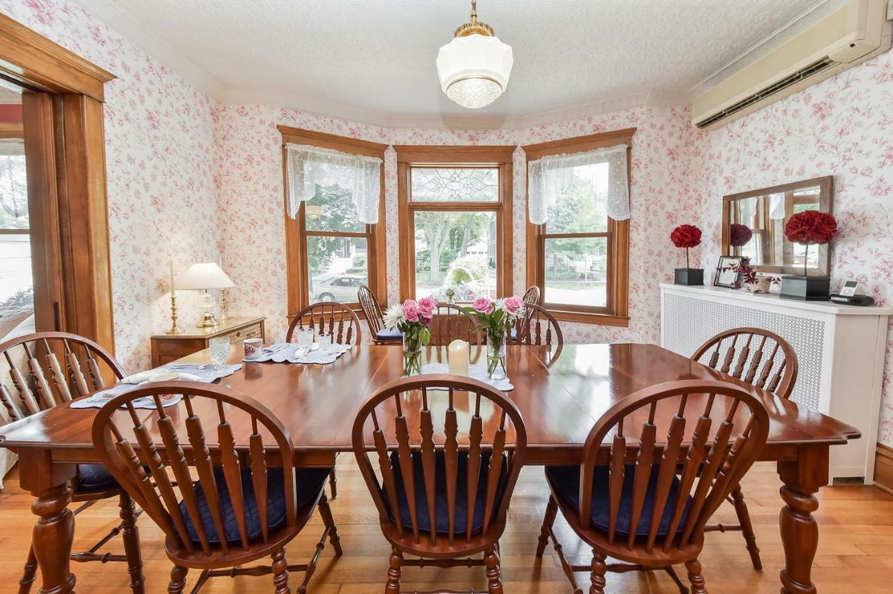 Harrison House Bed & Breakfast Naperville Bagian luar foto