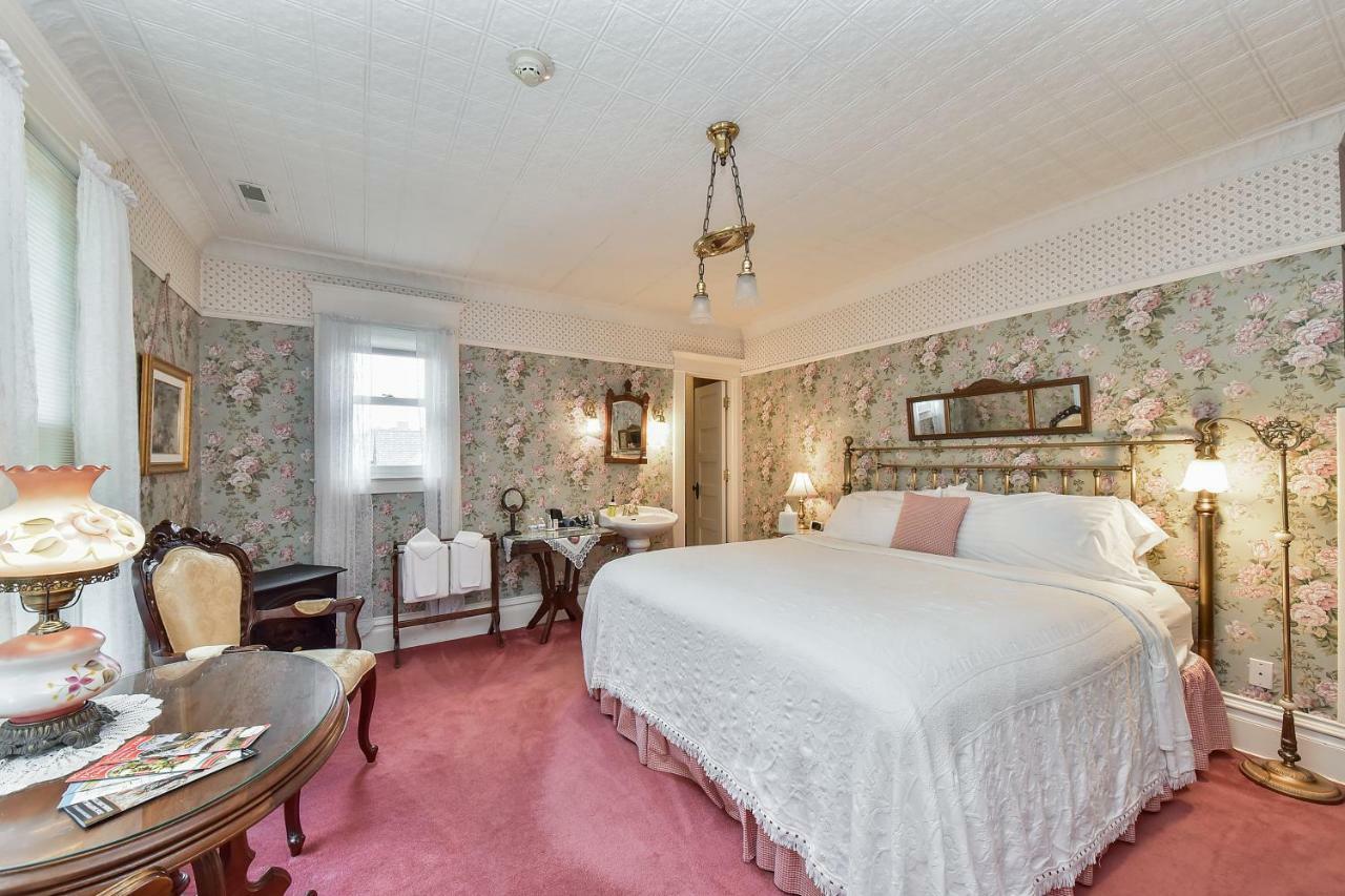 Harrison House Bed & Breakfast Naperville Bagian luar foto