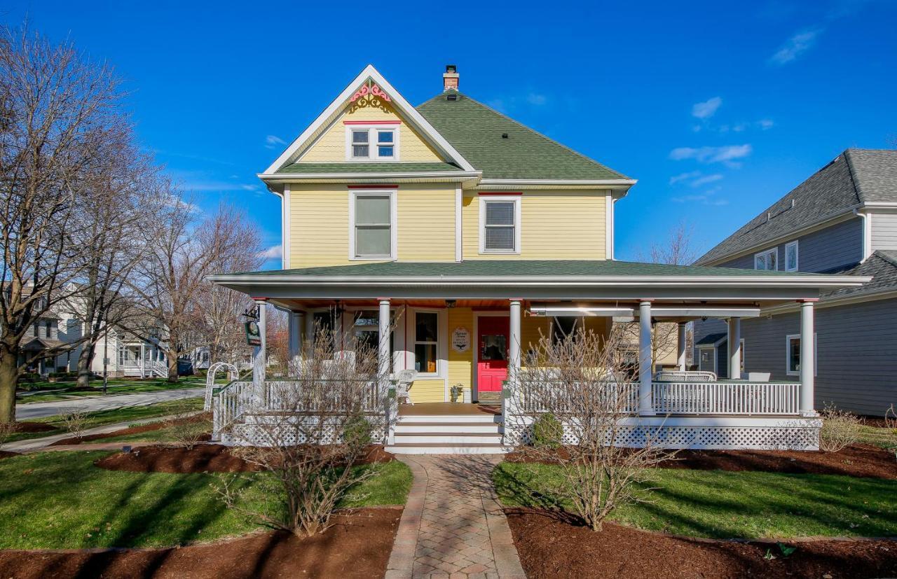 Harrison House Bed & Breakfast Naperville Bagian luar foto