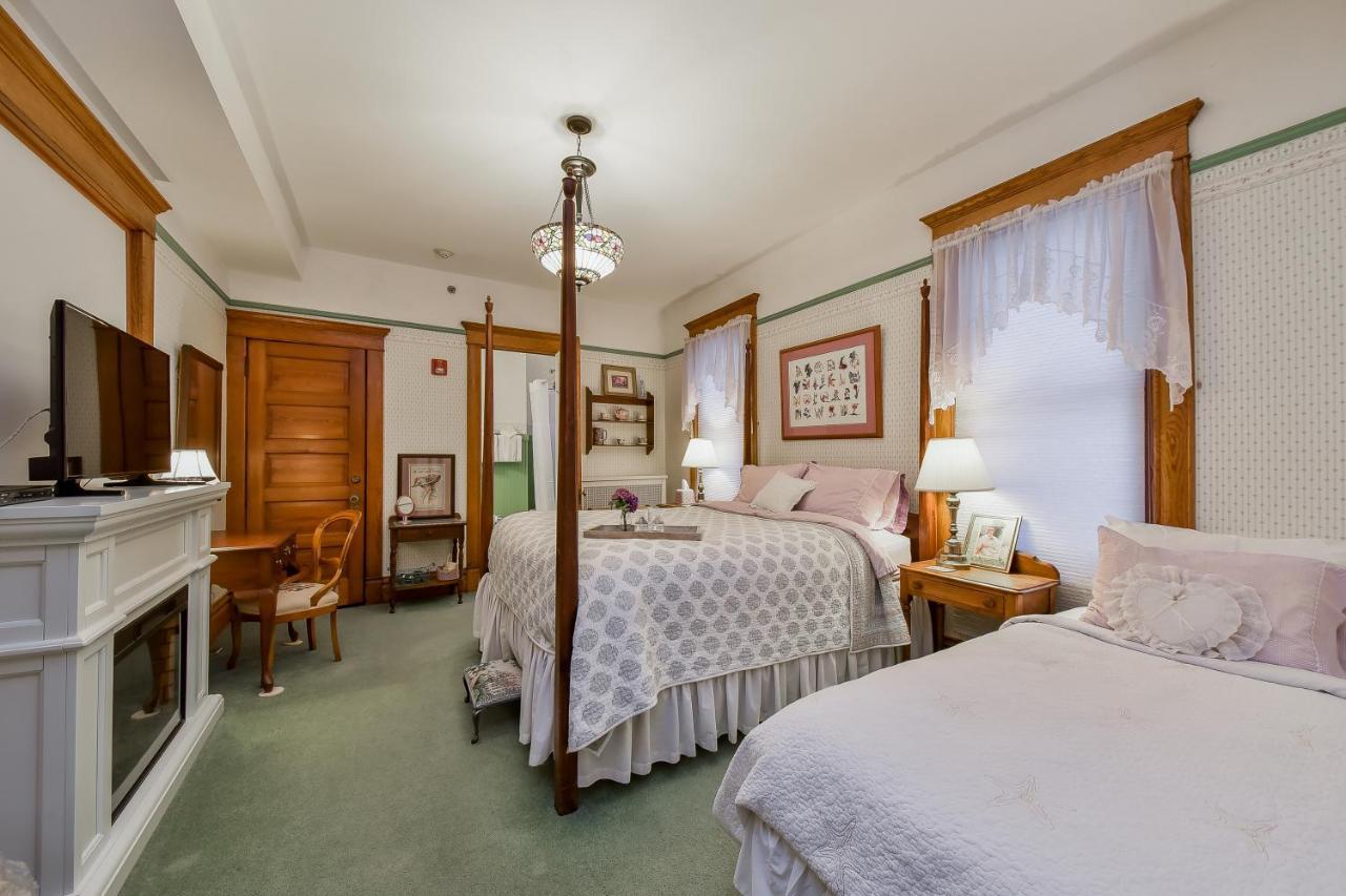 Harrison House Bed & Breakfast Naperville Ruang foto